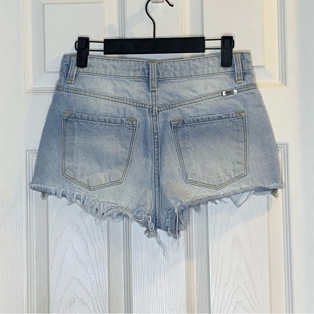 KanCan Multi-Color Thread Distressed Shorts Size Small - Picture 10 of 10